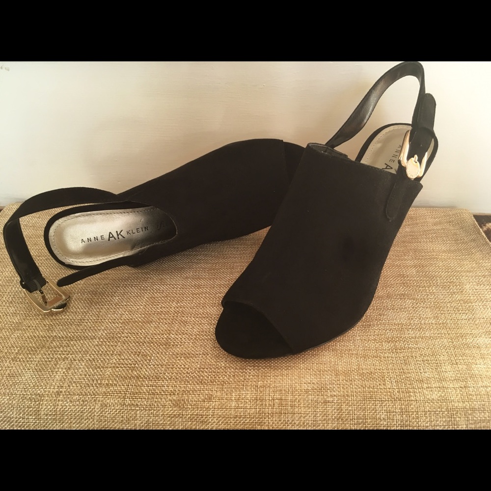 Size 8 Anne Klein sandal with 4” heel
